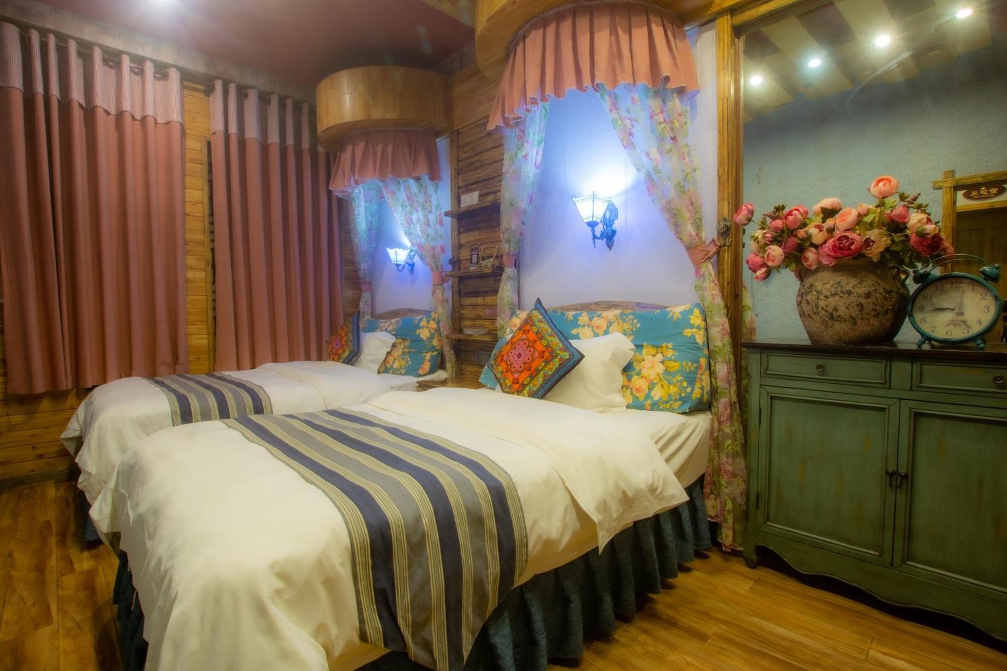 Floral Hotel - Baihui Living Чжанцзяцзе Экстерьер фото